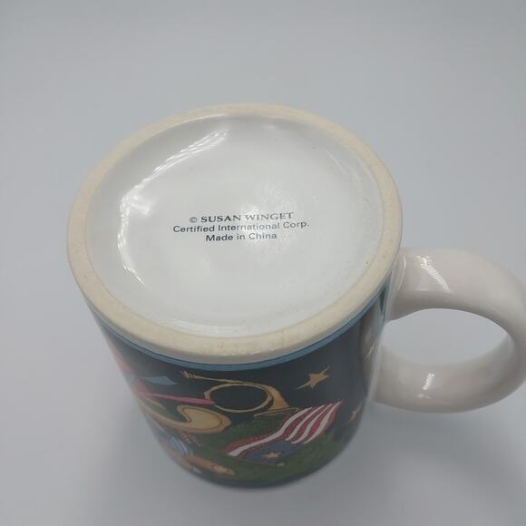 Vtg 1992 Susan Winget Discontinued Santa Sleigh Flag Christmas Coffee Tea Mug - Picture 3 of 3